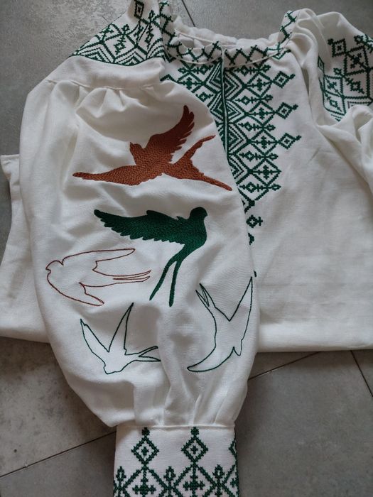 Вишиванка для дівчаток