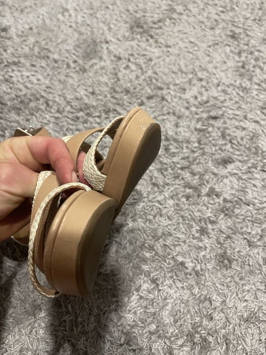 Продам босоножки женские Armani