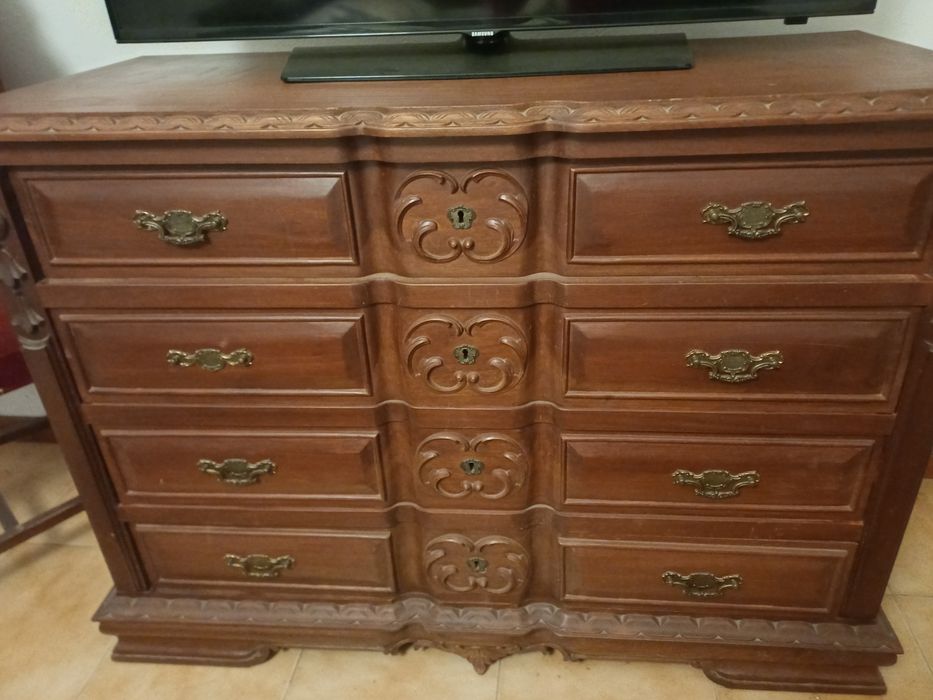 Vendo quarto e sala completos estilo antigo