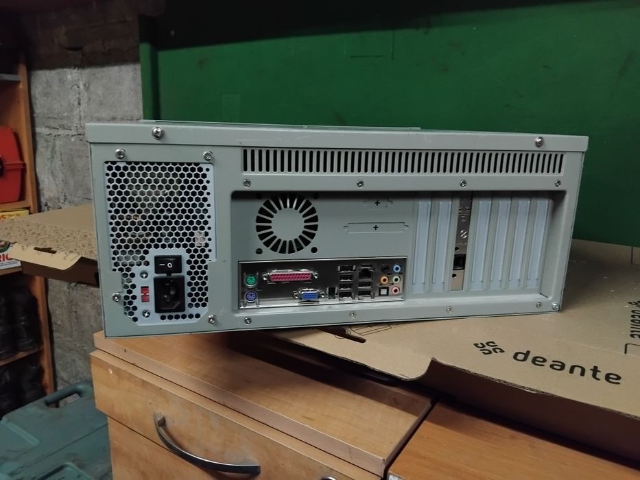 Adventech IPC-510 Komputer przemysłowy do sterowni RACK 4U  Intel Duo