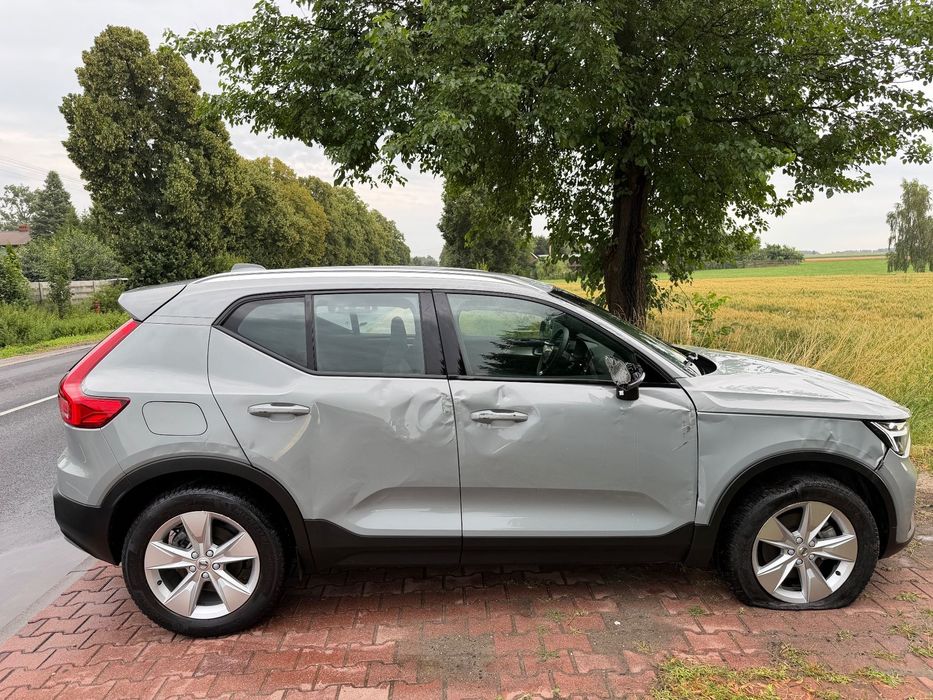 Volvo XC 40 2.0 TI / Hybryda/ 2024 rok / Mały Przebieg ! / Kamera /  Nawigacja/