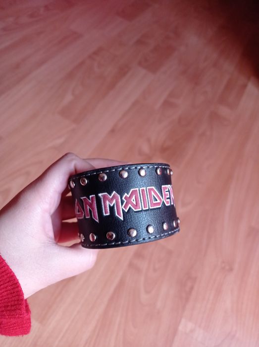 Correntes, pulseira, colar e anel