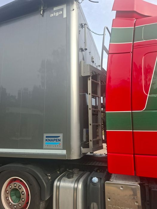 Conjunto Volvo com piso móvel