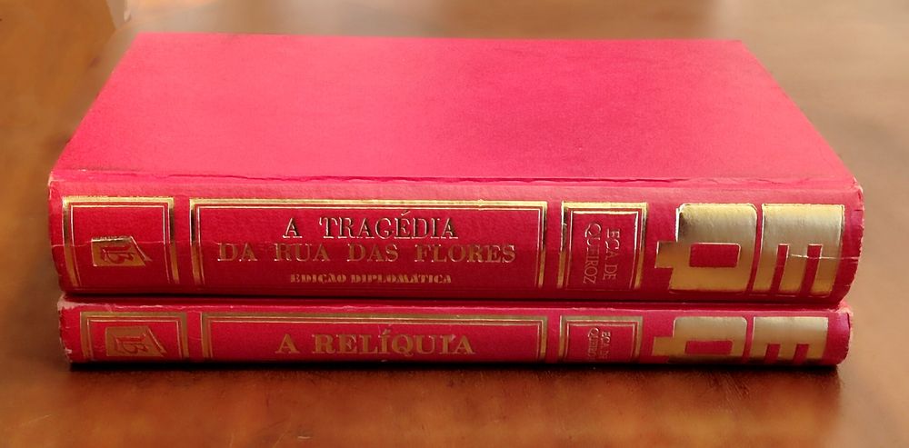 Lote de 2 livros encadernados de Eça de Queirós