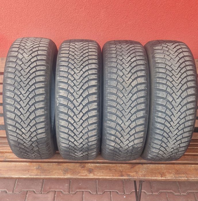 Falken EuroWinter HS01 215/60R17