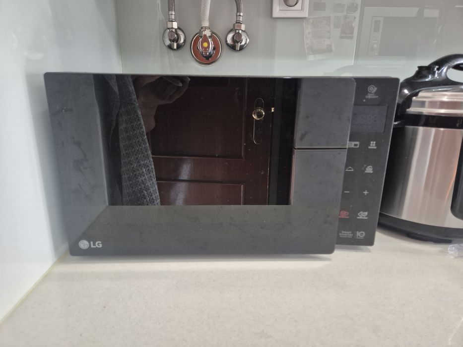 Micro-ondas LG NeoChef MH6535GDS (25 L - Com Grill - Preto)