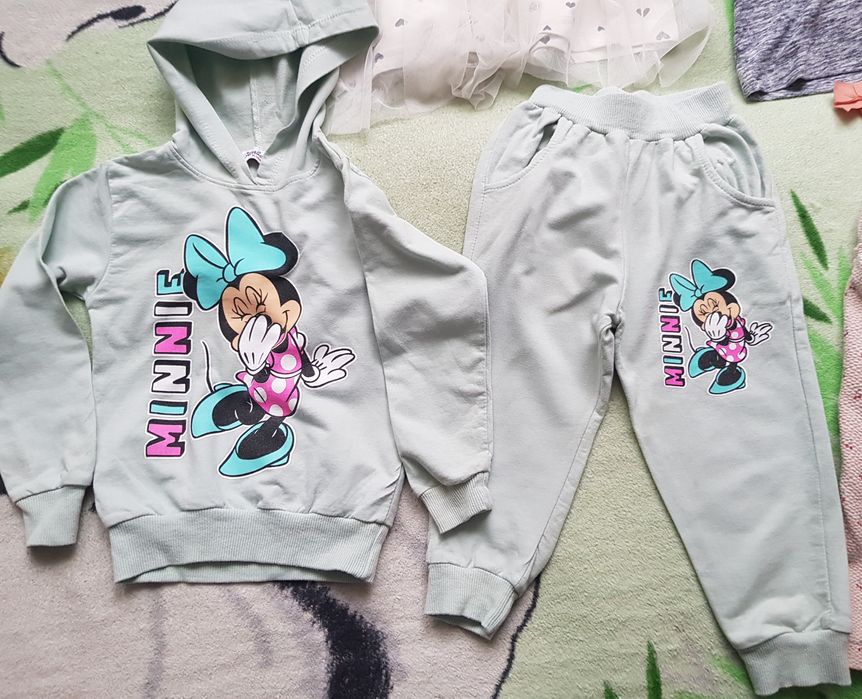 Ubranka dla dziewczynki 98/104