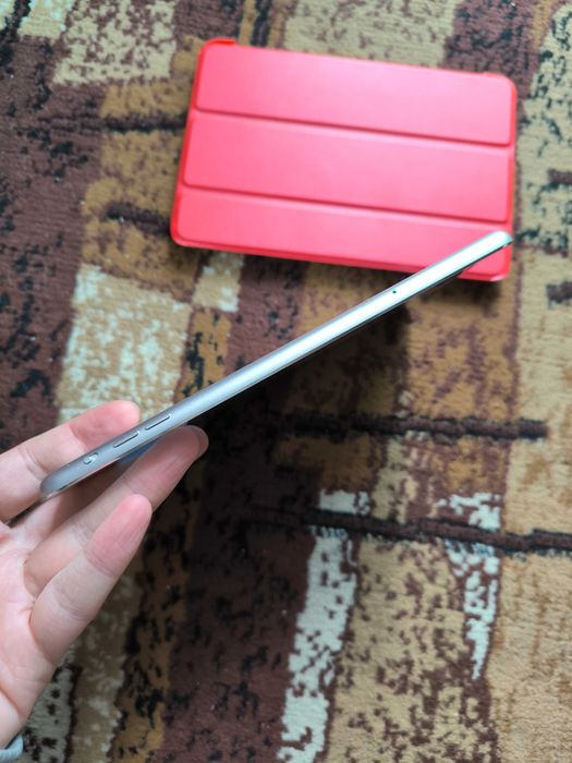 Apple iPad Mini 3 128 гб з чохлом