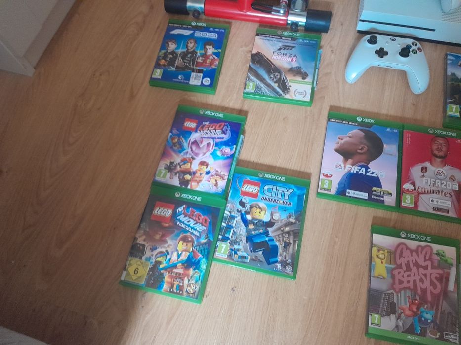 Xbox One S + Kierownica THRUSTMASTER Ferrari 458 Spider +stojak