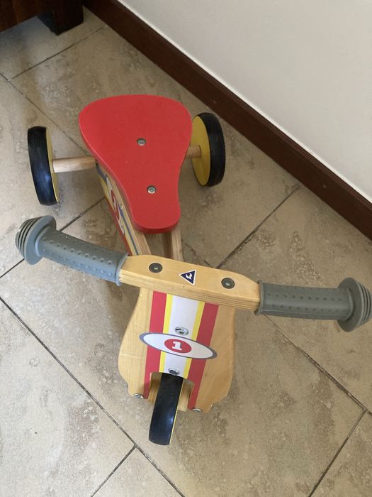 Drewniany rowerek biegowy