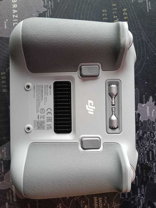 DJI RC Comando com Ecrã – Compatível Mini 3 Pro / Air 2S / Mavic 3