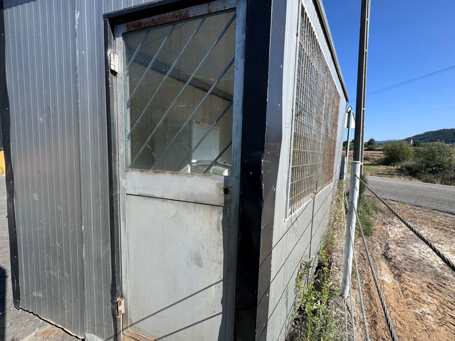 Contentor de escritório eletrificado