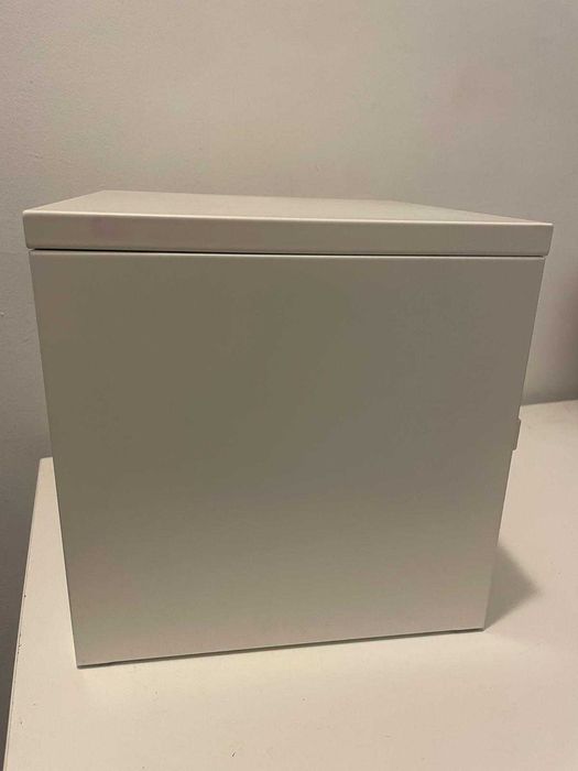 Caixa de metal IKEA