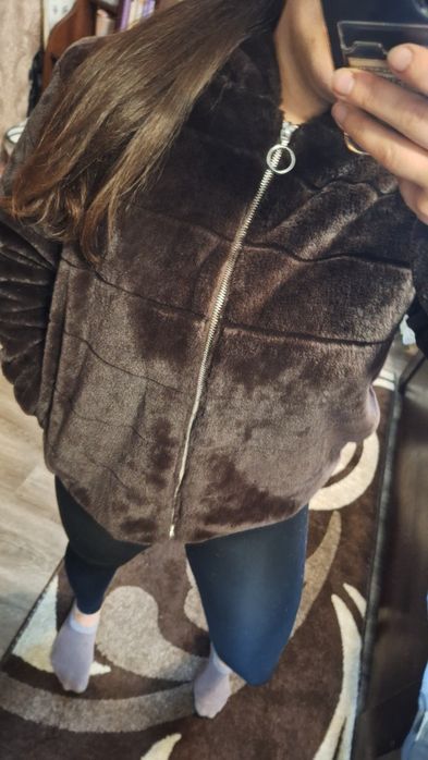 Шубка укорочена  шоколадного кольору