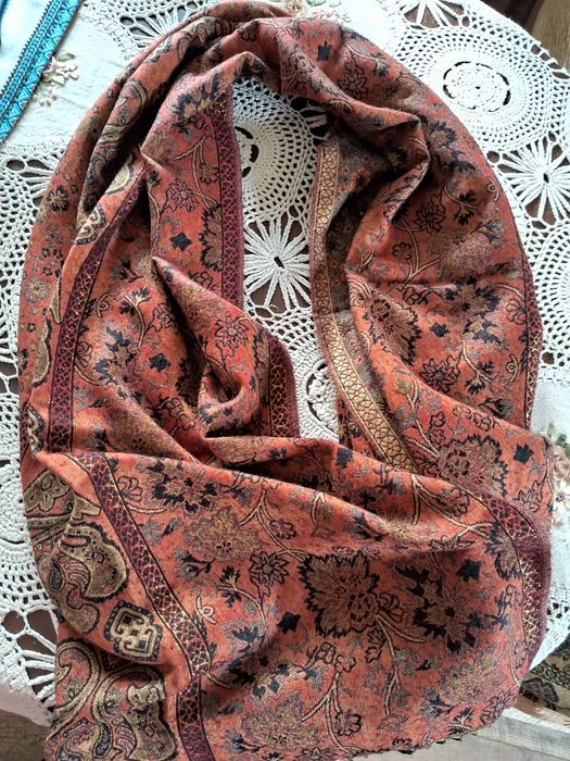 Продам якісну індійську шаль