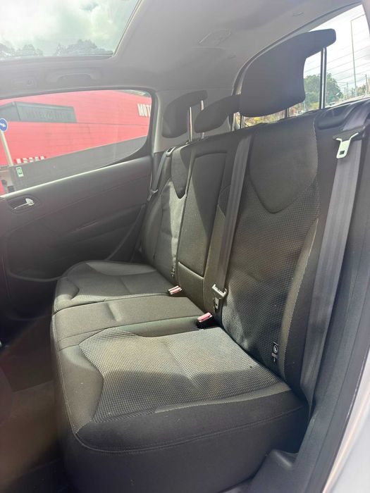 Peugeot 308 1.6hdi (caixa automática) com teto panorâmico