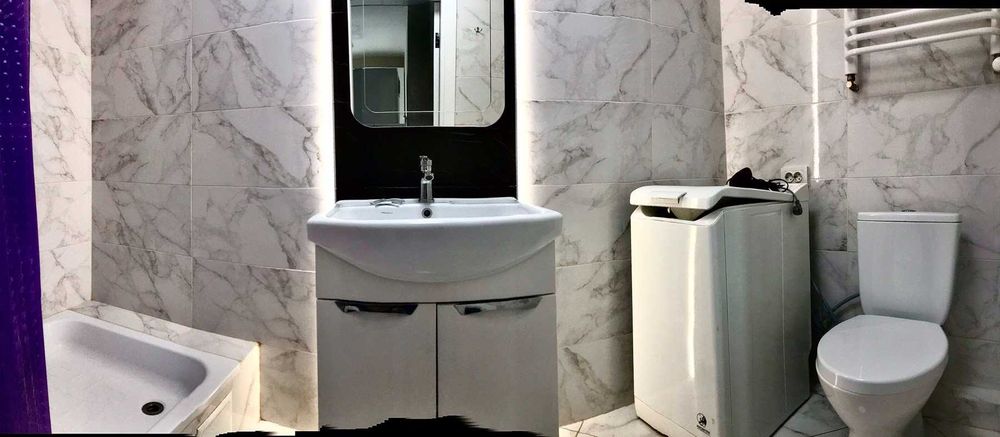 Квартира подобово, посуточно є різні варіанти. Центр.  Власник.