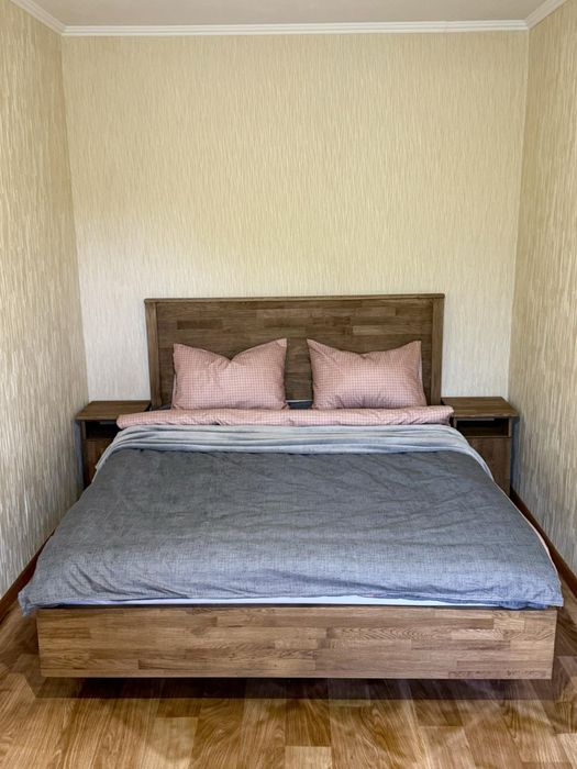 Подобово!Світло не вимикають.2-к в самому центрі міста.