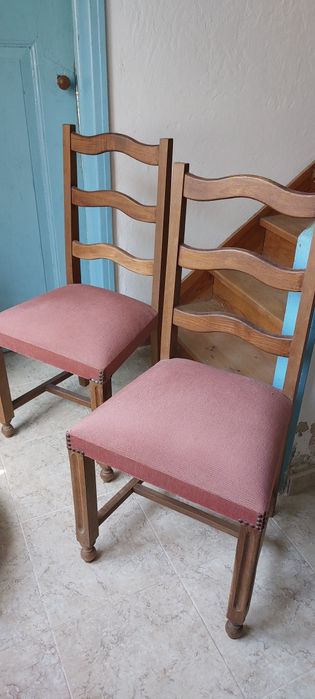 Cadeiras em madeira
