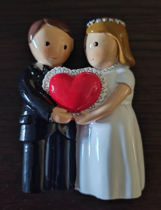 Casal noivos c/coração vermelho