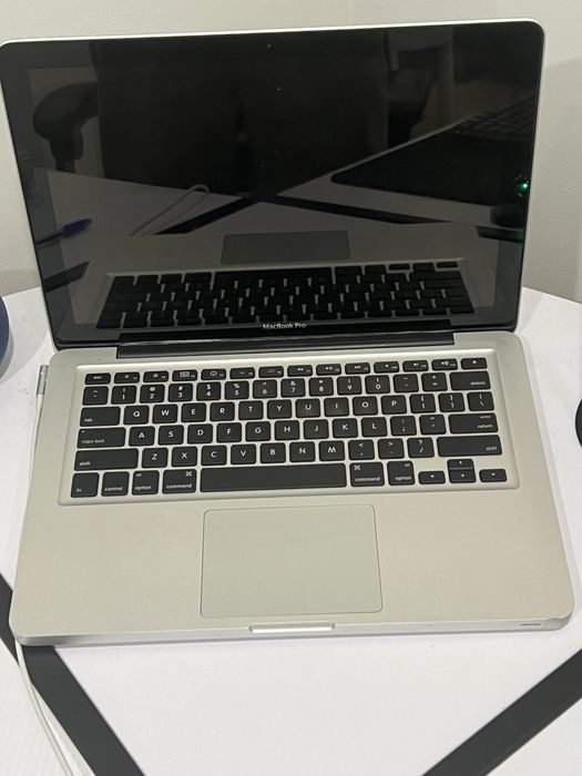 13-inch MacBook Pro in Excellent Condition!64740591628417123