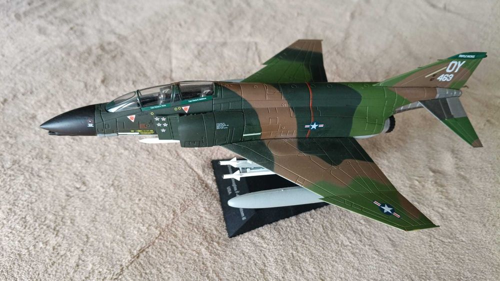 Avião de Guerra McDonnell Douglas F-4D Phantom II USA esc: 1:72