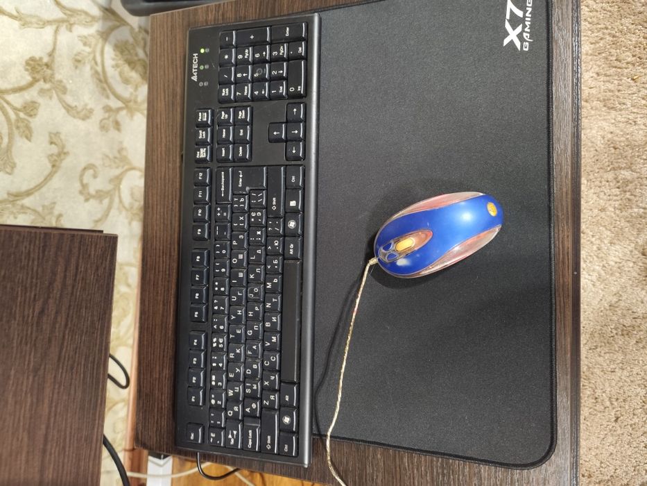 Продам Компьютер в сборе: системник+монитор+мышь+клавиатура+провода