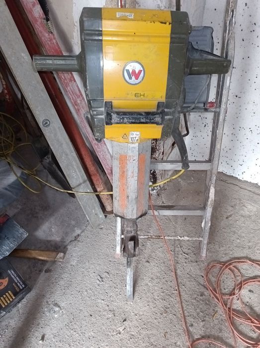 Młot wyburzeniowy wacker neuson