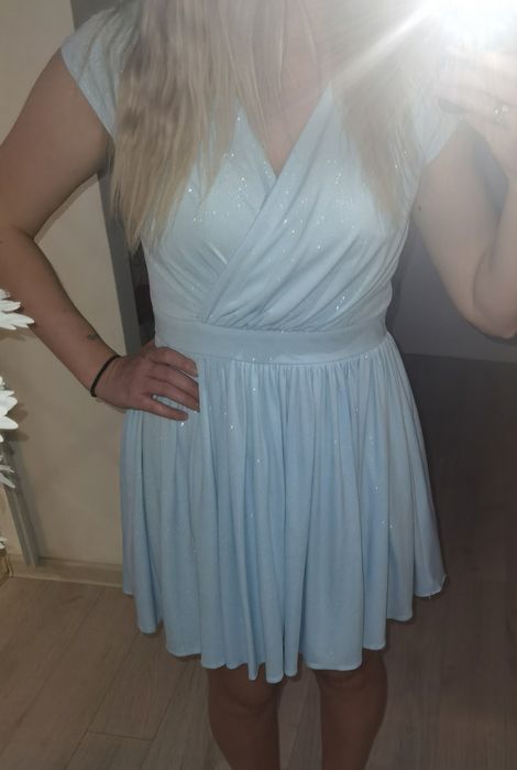 Sukienka błękitna brokatowa L 40