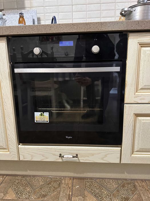 Духовой шкаф Whirlpool