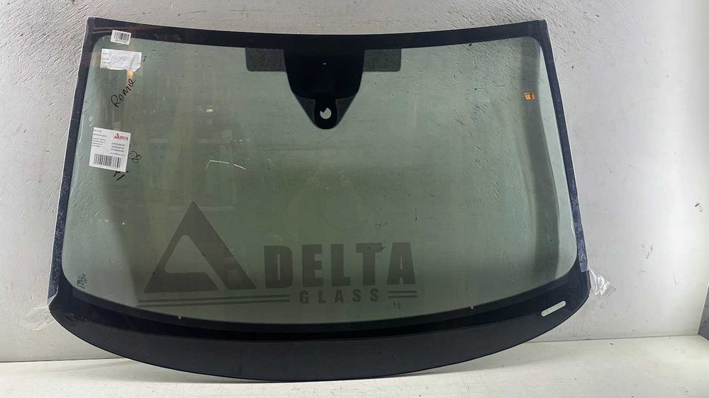 Volkswagen Arteon  (2017-) вітрове скло