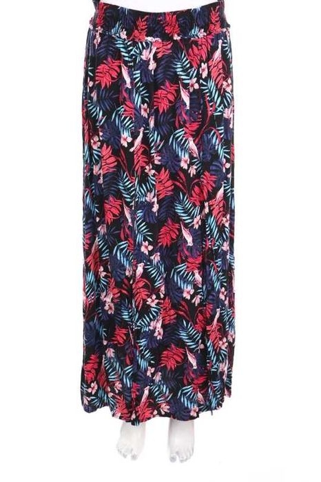 Saia Comprida com Rachas Laterais Acentuadas