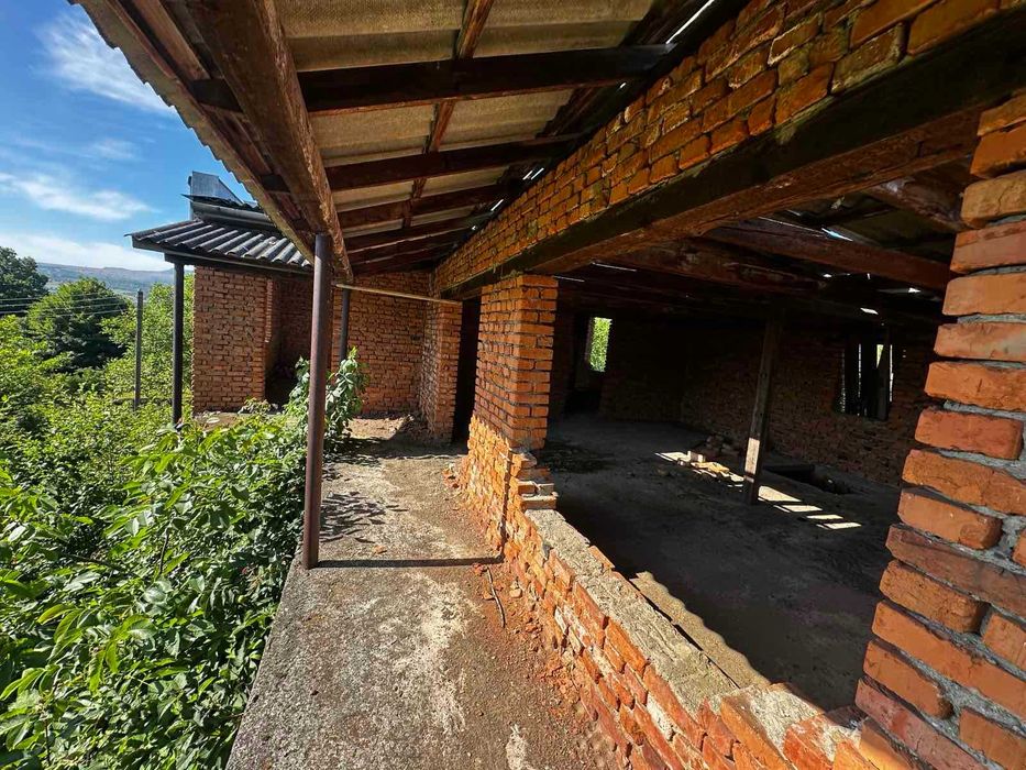 Продається недобудова в смт. Тересва