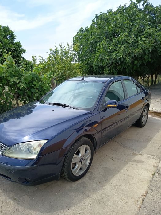 Ford mondel com avaria