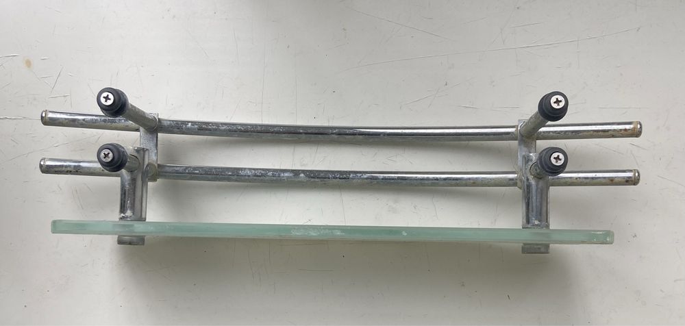 Поличка до душової кабіни