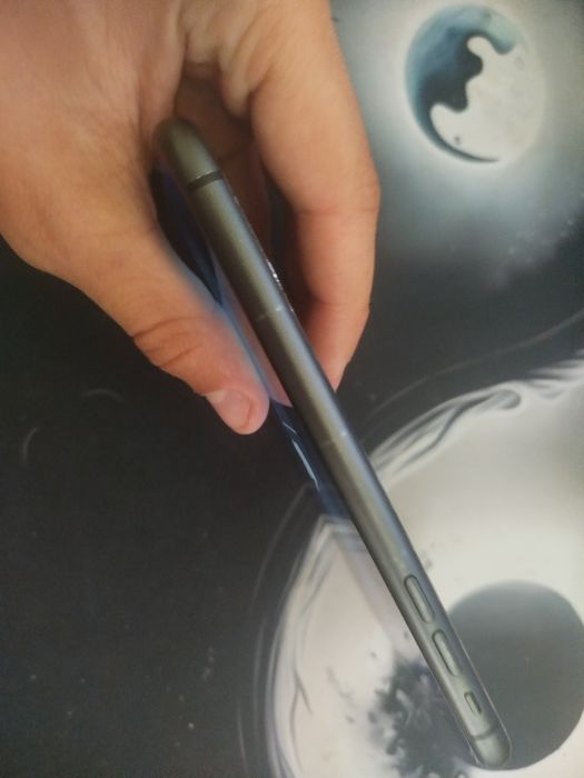iPhone 11 128gb, завис на прошивке