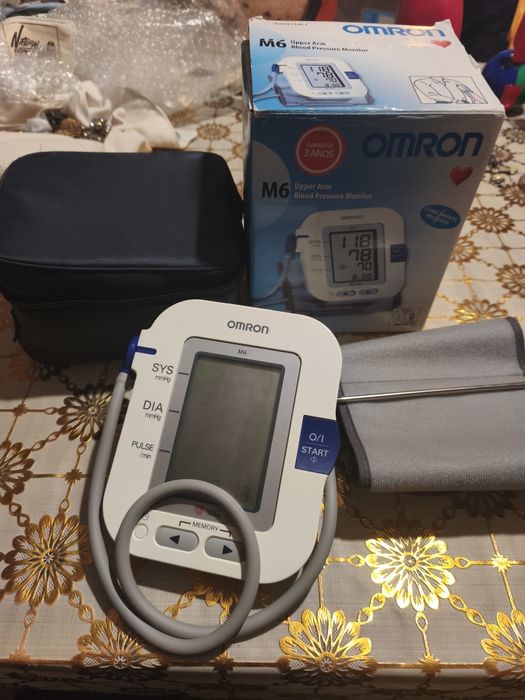 Medidor de tensão Arterial Omrom M6