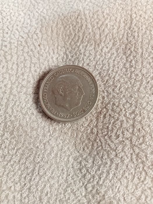 Moeda de 5 pesetas de 1957