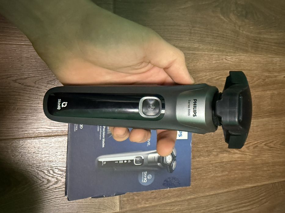 Електрична бритва Phillips 5000 series