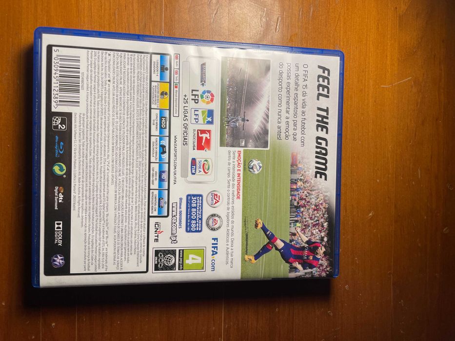 Vendo Fifa 15 e 19 - PS4