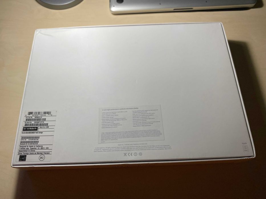 MacBook Pro 15'' A1398 Intel i7 2.4 GHz / 256GB SSD / 8 GB RAM