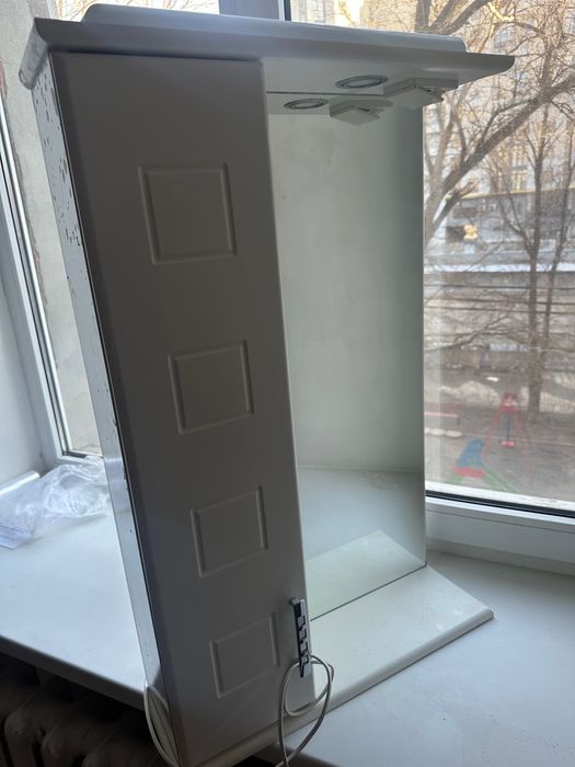 Шафа дзеркало для ванної кімнати