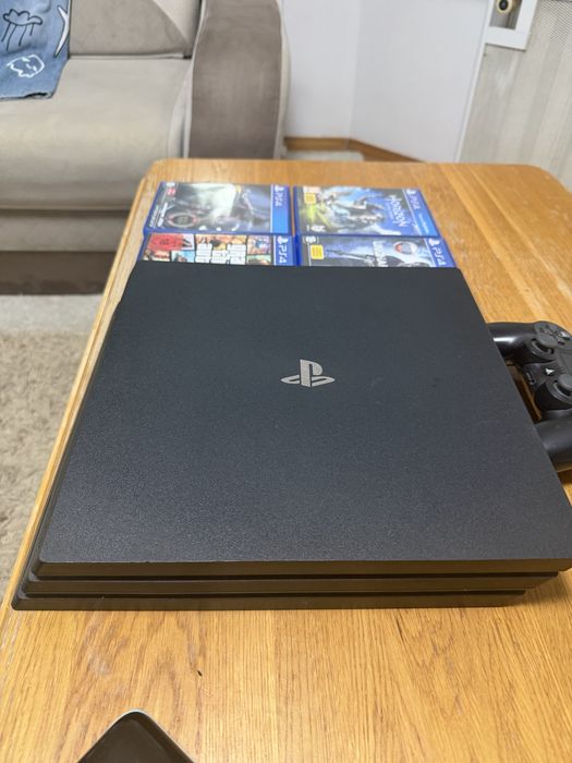 PlayStation 4 pro + игры