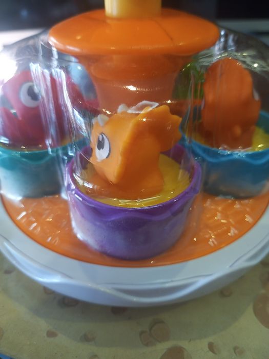 Gra TOMY Spin & Hatch Dino Eggs