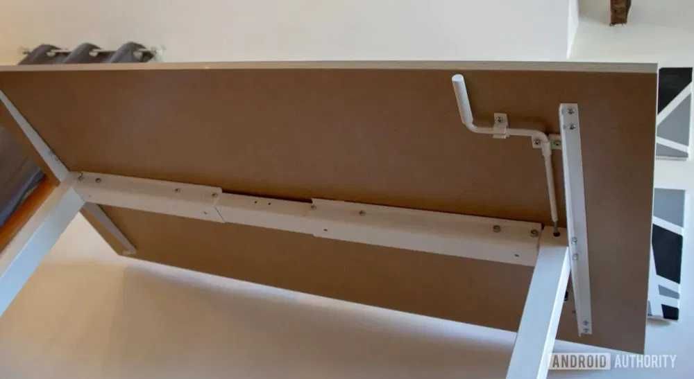 Vendo secretária IKEA SKARSTA - USADA
