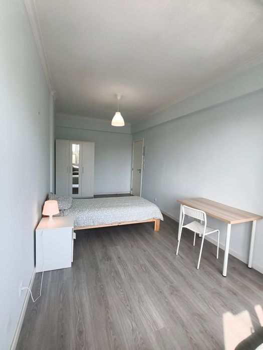 Quarto em Belas.
