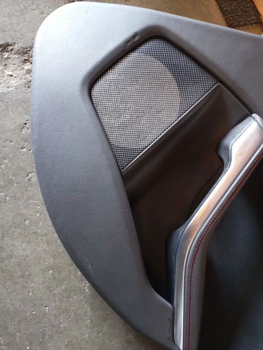 MERCEDES A W176 FORRA / QUARTELA PORTA TRAS DIREITA - FP027