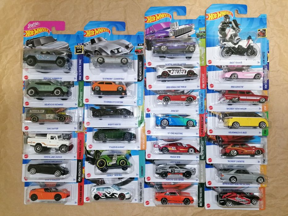 Vários Hot Wheels 2023
