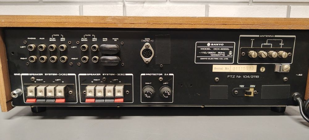 Amplituner SANYO DCX-4000L. Vintage
