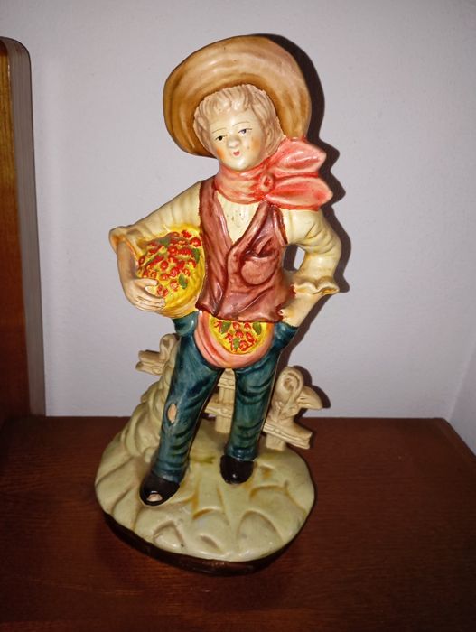 Estatuetas/figuras de cerâmica/pintadas à mão